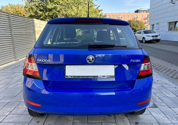 Skoda Fabia cena 34900 przebieg: 131000, rok produkcji 2019 z Warszawa małe 121